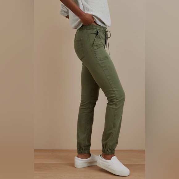 BNWT AE Next Level High-Waisted
Jegging Jogger in Olive - Picture 3 of 16
